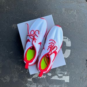 Nike Women Roshe Run Sneakers in White and Red 855916-991